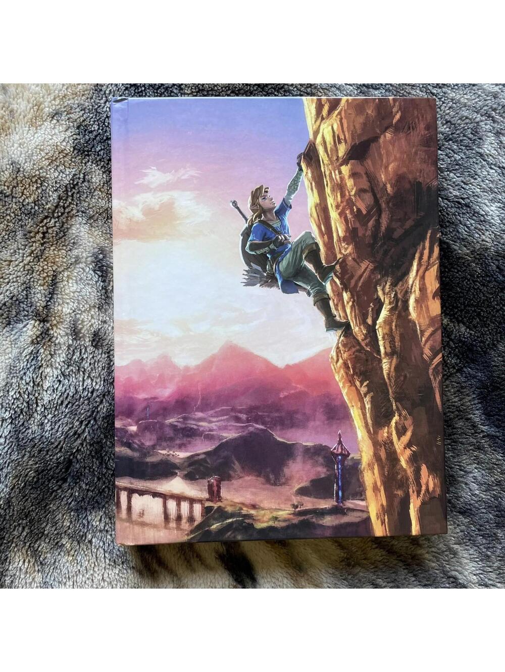 Legend of Zelda Breath of the Wild Official Guide Collector’s Edition HARDCOVER